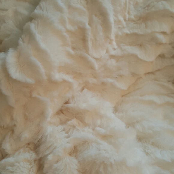 Croft&Barrow winter white scarf - Picture 2 of 3